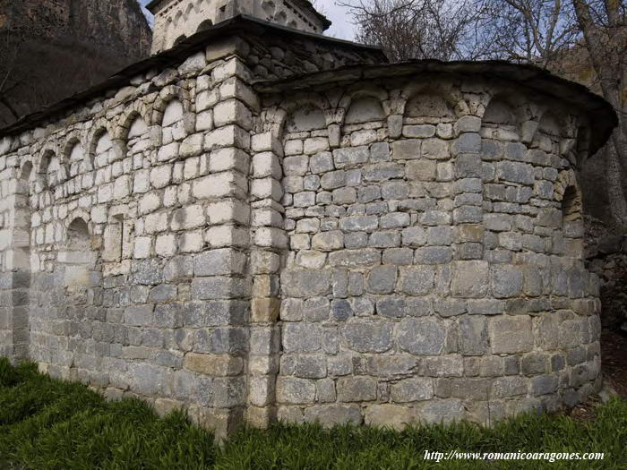 DETALLE DE CABECERA Y TRAMO LOMBARDO DE NAVE